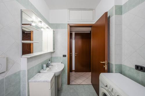 Koupelna v ubytování Curiel 194, SmartStay - Appartamento - Ospedale Humanitas, Fiordaliso, Forum Assago