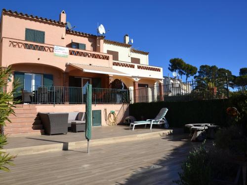 Casa bien cuidada con piscina comunitaria, terrazas y cerca de la playa en L'Estartit - ES-323-42