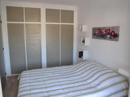 Vacances à 150m de la plage! Charmant appart rénové avec terrasse, parking et animaux acceptés.