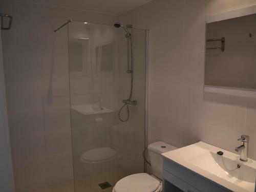 Appartement rénové L'Estartit, 600m plage, piscine, 2 ch. doubles, balcon, proche commerces et port