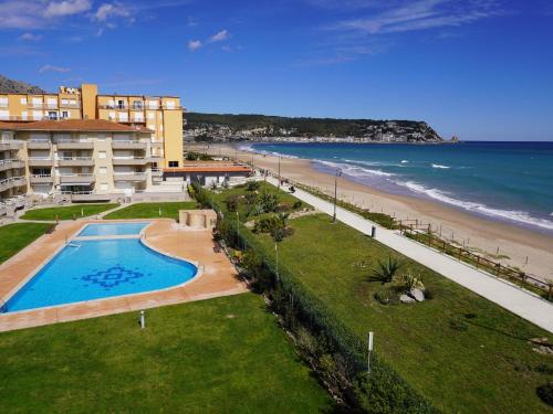 Appartement en bord de mer à L'Estartit avec piscine