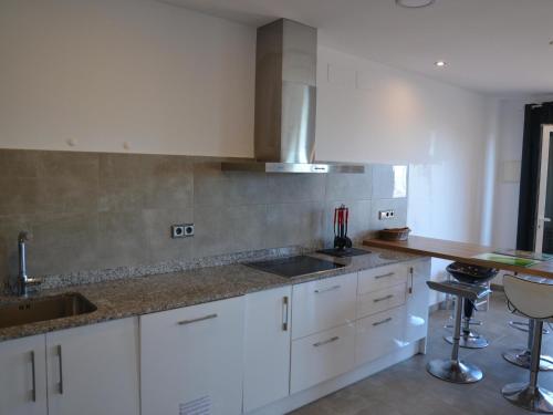 Appartement moderne avec terrasse, climatisation et parking privé à L'Estartit