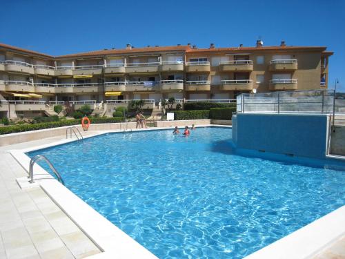 Studio rénové en bord de mer avec accès direct à la plage et piscine à L'Estartit