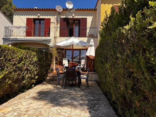 Maison de Charme avec Jardin, Piscine Commune, près de la Plage et de L'Estartit