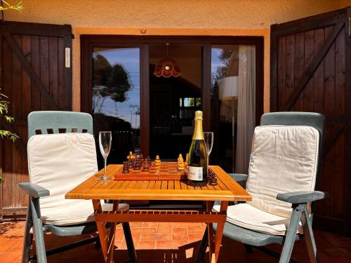 Maison de Charme avec Jardin, Piscine Commune, près de la Plage et de L'Estartit