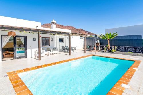 Villa Burgado Beach by Villa Plus