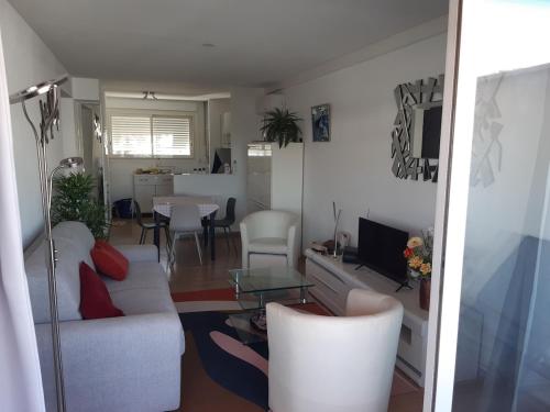 2 bedroom apartment plus kitchen, with terrace
