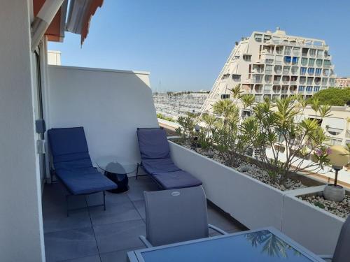 2 bedroom apartment plus kitchen, with terrace