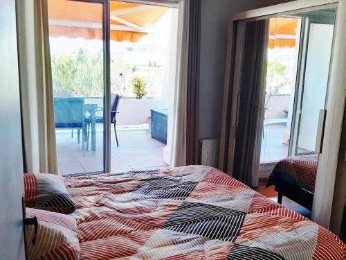 2 bedroom apartment plus kitchen, with terrace