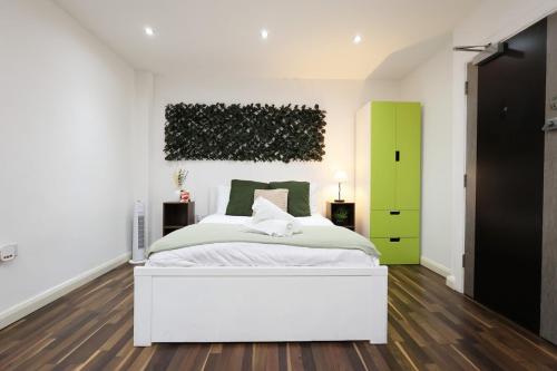 Foto CentralHub1 1BD Studio- Contractor & Travelers 1