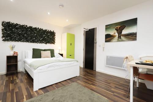 Foto CentralHub1 1BD Studio- Contractor & Travelers 2