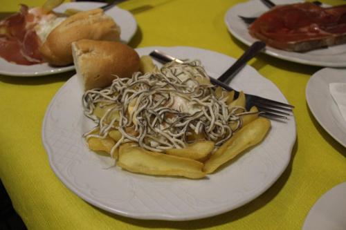 ホテルの敷地内または近くでの食事または食べ物