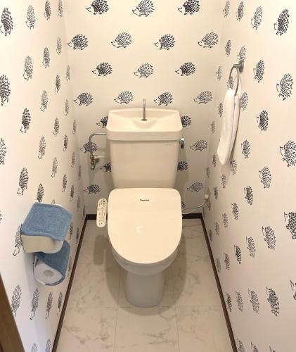 #2 新宿まで2分 ! 清潔で安全な部屋 ! WiFi無料 !