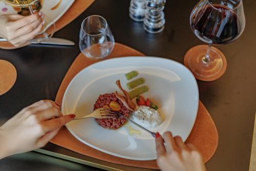 Φαγητό σε αυτό το ξενοδοχείο ή κάπου εκεί κοντά