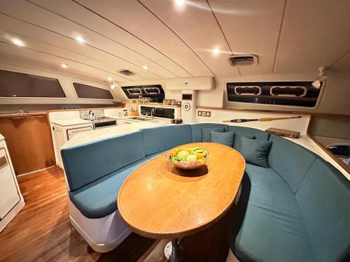 Kuchyň nebo kuchyňský kout v ubytování Itusca catamaran charter