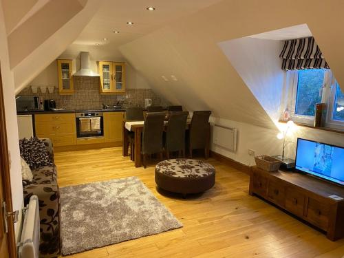 Kuchyň nebo kuchyňský kout v ubytování Studio Apartment with parking and close walk to beach and town