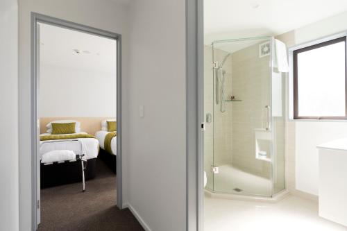 Et badeværelse på 2 on Whiteleigh and 239 on Lincoln Motel