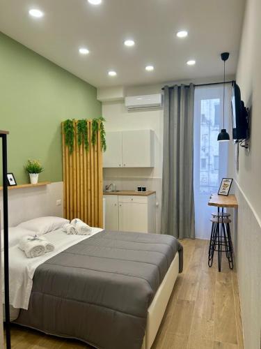 MERY&INES guest house Central Station