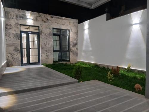 Beautyful House With Garden