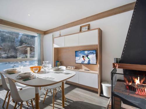 Appartement familial rénové proche des pistes avec WiFi à Courchevel - FR-1-568-60