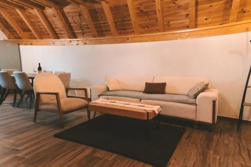 Χώρος καθιστικού στο Wild Beauty Brezna