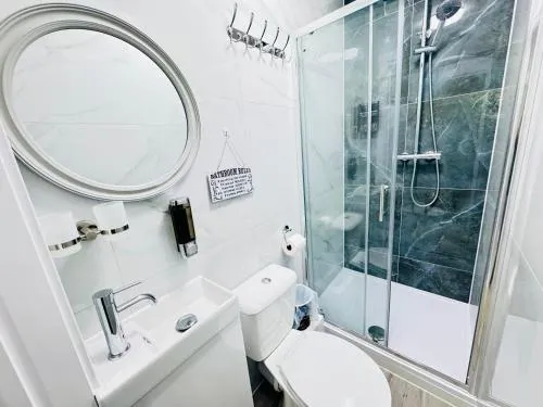 Letza House - Private En-Suite Rooms near Cardiff City Centre photo 92