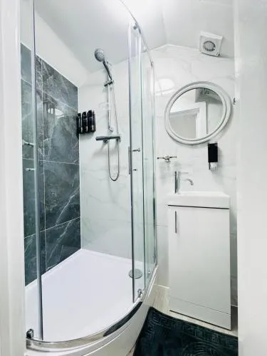 Letza House - Private En-Suite Rooms near Cardiff City Centre photo 69
