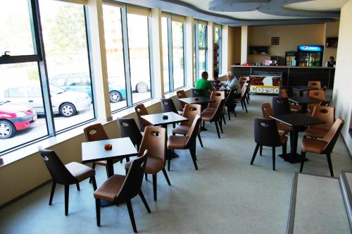 Ресторан / где поесть в Hotel Aurora