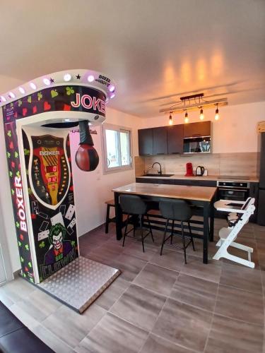 Logement insolite avec Jeux et Jacuzzi