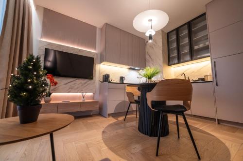 Clermont Apartment by Cracovia Prime