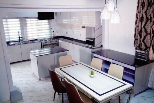 Gallery image of Nafik Suites in Rayfield