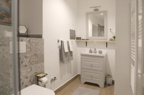 Family friendly house with a swimming pool Ljutici, Krk - 25039