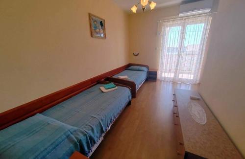 Apartments with parking space Barbat, Rab - 25045