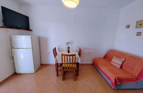 Apartments with parking space Barbat, Rab - 25045