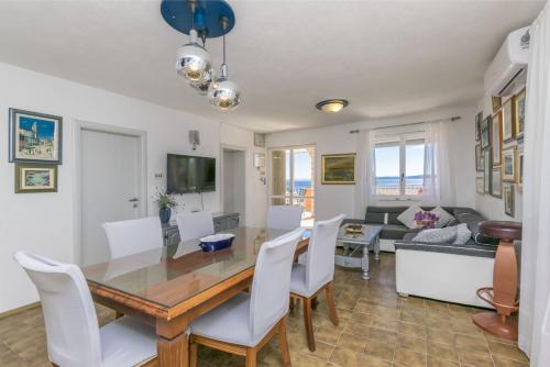 Apartments by the sea Rastici, Ciovo - 2080