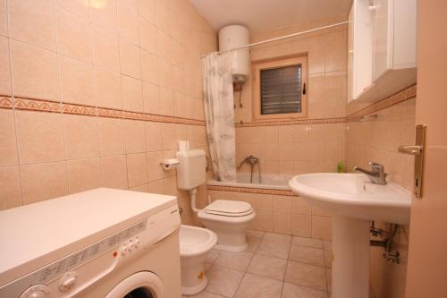 Apartments with parking space Rastici, Ciovo - 2794
