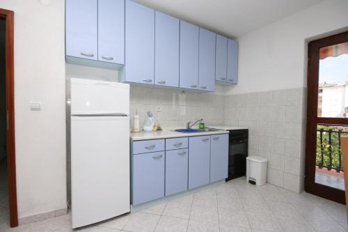 Apartments with parking space Rastici, Ciovo - 2794