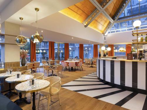 Een restaurant of ander eetgelegenheid bij Le Saint Gervais Hotel & Spa Handwritten Collection