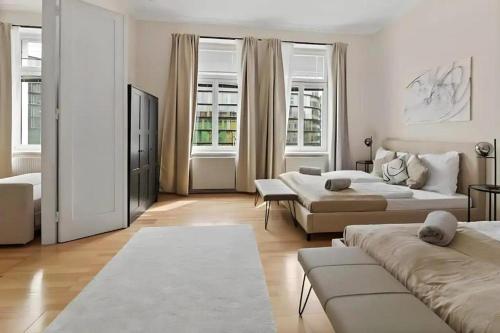 At Belvedere, Top Location Close to U1