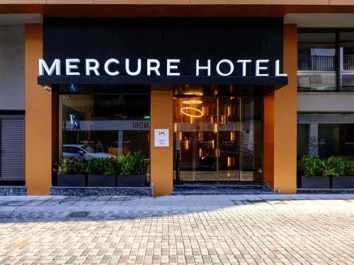Mercure Larnaca Finikoudes Beach