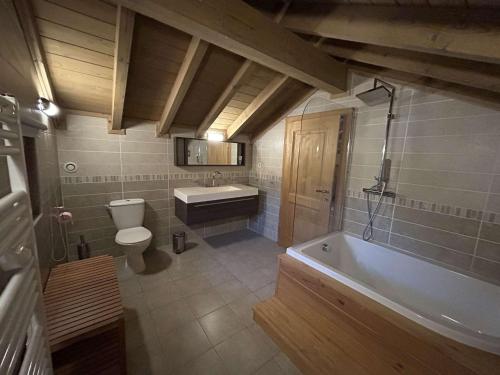 Appartement spacieux 5 pièces pour 8 personnes à Méribel avec parking privé - FR-1-180-666