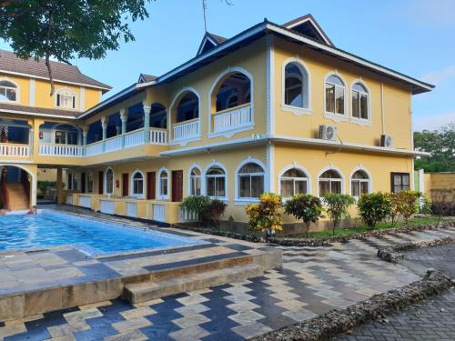 Swimmingpoolen hos eller tæt på Diani Manyata Resorts Apartments