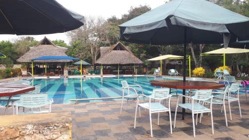 Swimmingpoolen hos eller tæt på Diani Manyata Resorts Apartments