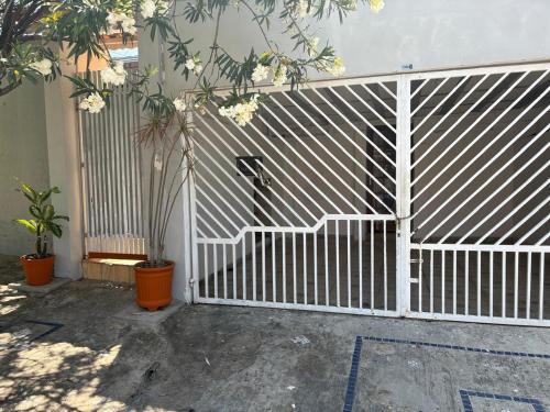 Fotografie z fotogalerie ubytování Casa inteira com três quartos, piscina aquecida por energia solar e área de churrasqueira v destinaci Indaiatuba