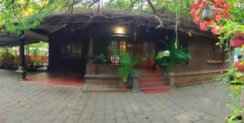 En have udenfor Illam Heritage inn Bungalow l 4 BHK