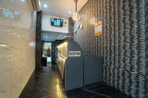 TV/trung tâm giải trí tại Itsy Hotels Rexton Inn