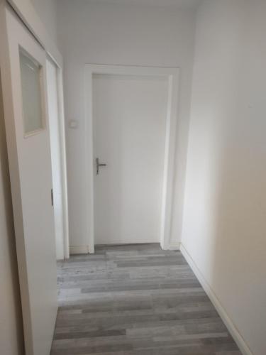 Afbeelding uit fotogalerij van Ganze Wohnung mit privatem Balkon in Gelsenkirchen