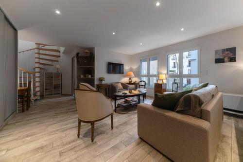 Posezení v ubytování Maison Russie - Grande maison climatisée avec parking centre ville