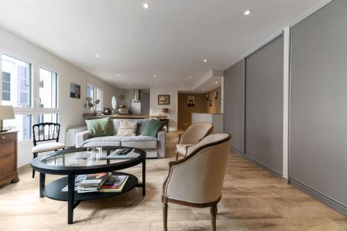 Posezení v ubytování Maison Russie - Grande maison climatisée avec parking centre ville