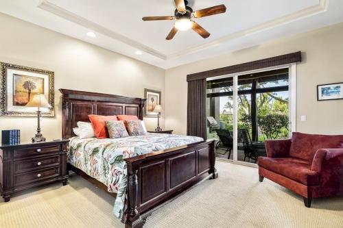 En eller flere senge i et værelse på Tropical Villa wBeach Club Access Quiet LocationBikes and Beach GearWalk to Restaurants